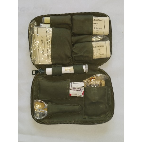 Trousse survie avion années 50 complète rare