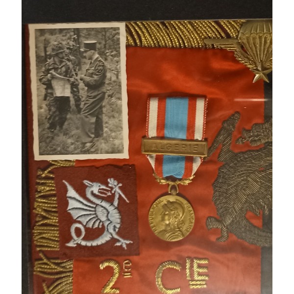 Rare souvenir du 8ème rpc fanion médailles parachutiste