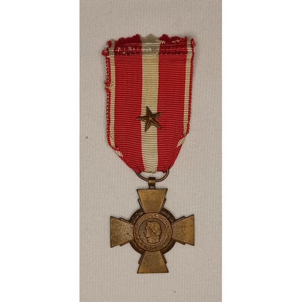 Médaille croix de la valeur...