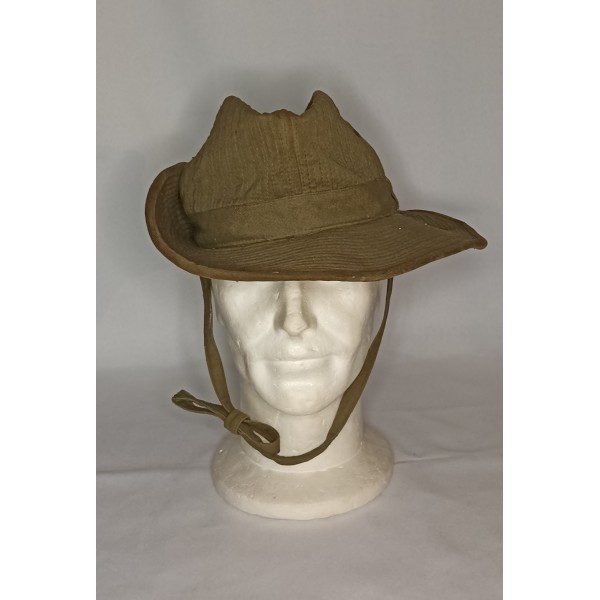 Chapeau de brousse model...