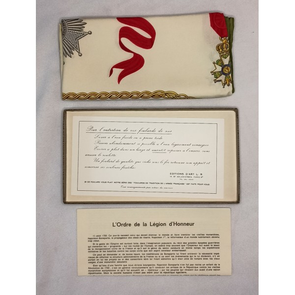 Foulard en soie L.R. Paris de l'Ordre la Légion d'honneur