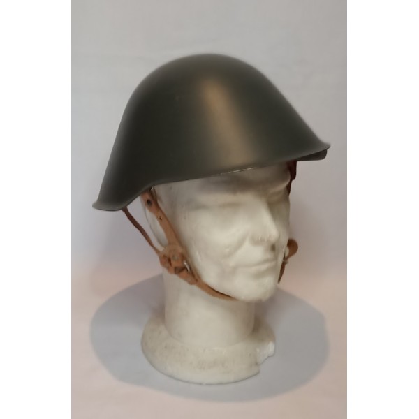 Casque Allemand de l'Est...