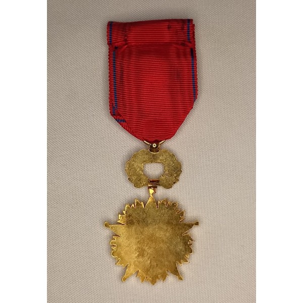 Médaille Officier étoile du...
