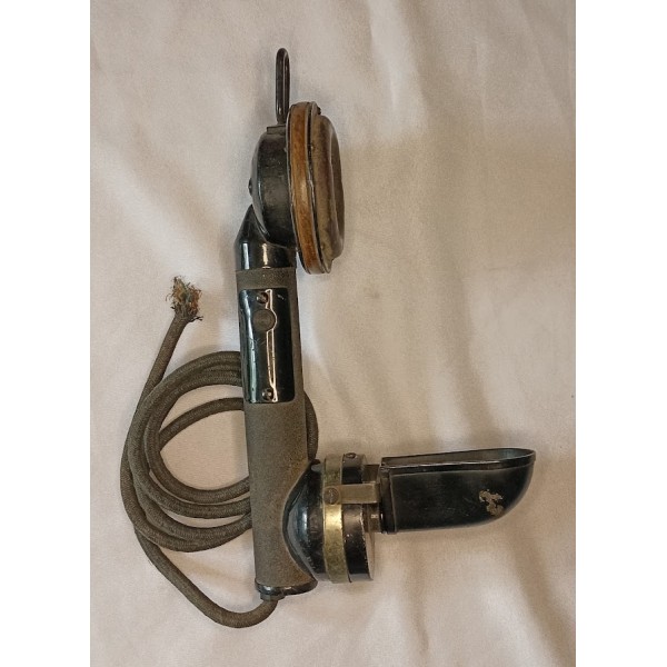 Combiné téléphonique...