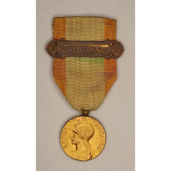 Médaille et agrafe Engagé...