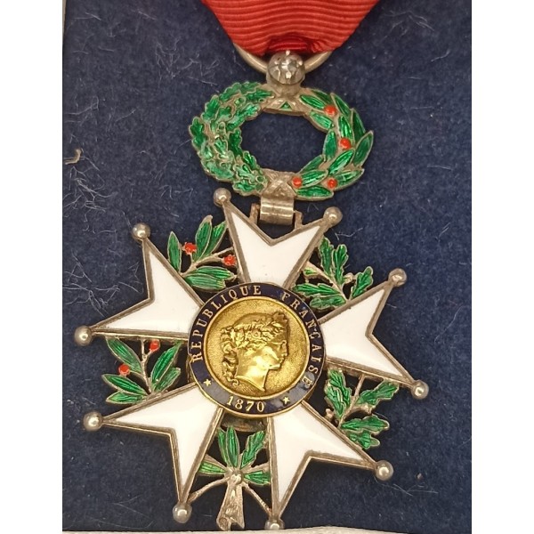 Médaille Légion d'honneur chevalier 3ème République brillant diamant