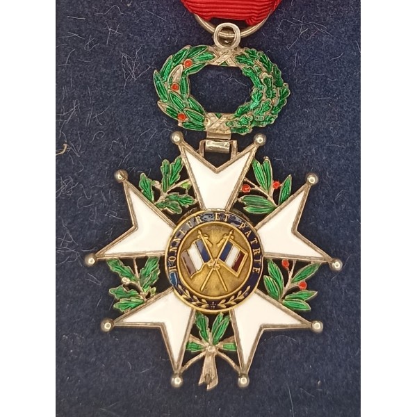 Médaille Légion d'honneur chevalier 3ème République brillant diamant