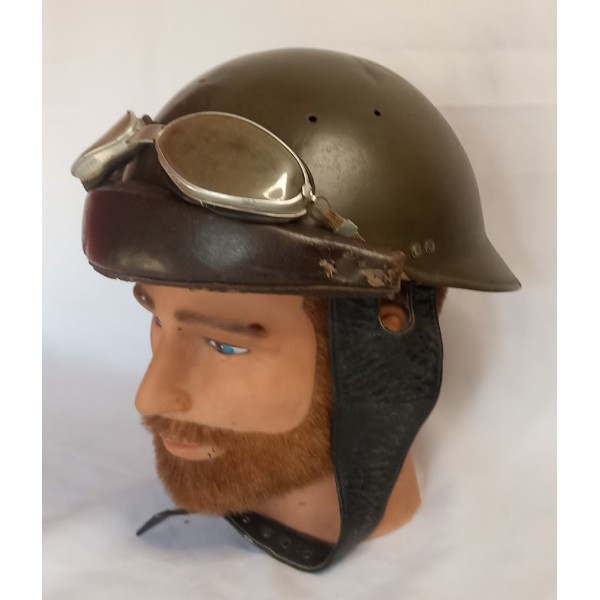Casque Adrian modèle 1935...