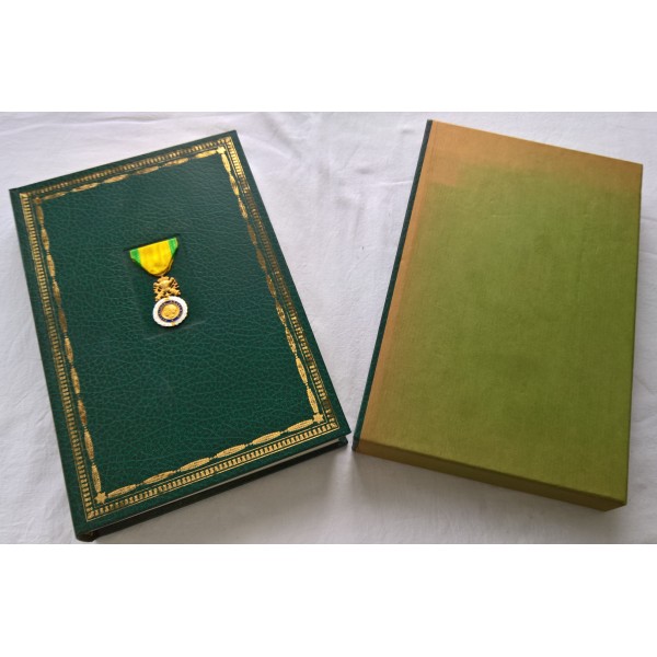 Livre " La médaille...