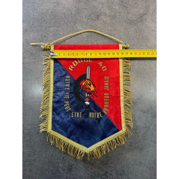 Fanion militaire rouge 40
