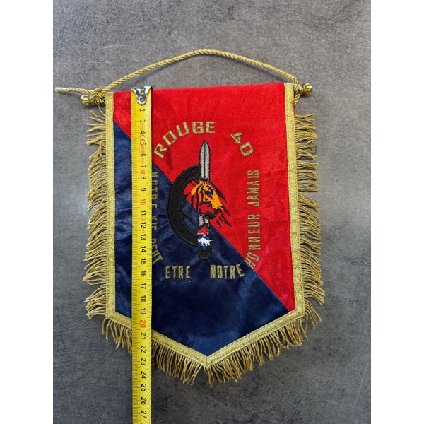 Fanion militaire rouge 40