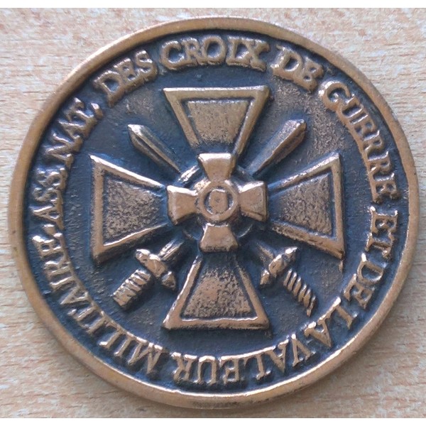Médaille, croix de guerre...