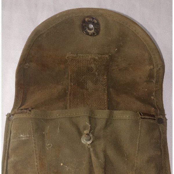 Porte pelle pliante US 43 vert OD 2ème type WW2