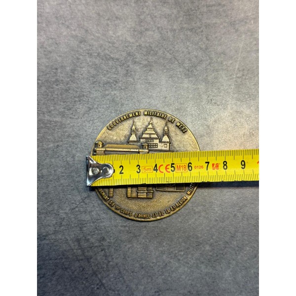 Médaille de table militaire...