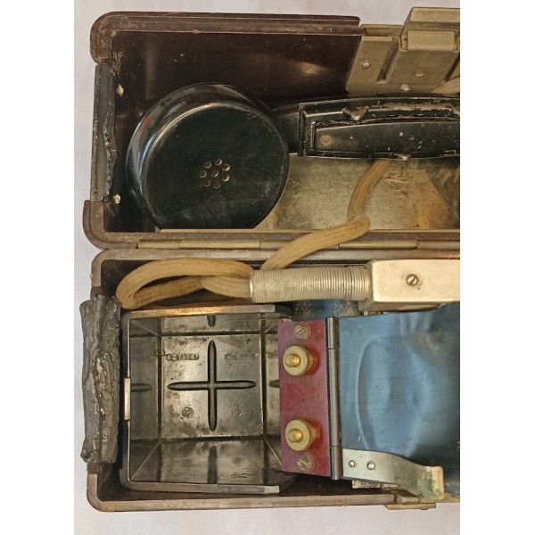 Téléphone de campagne model 1933 Armée Allemande WW2