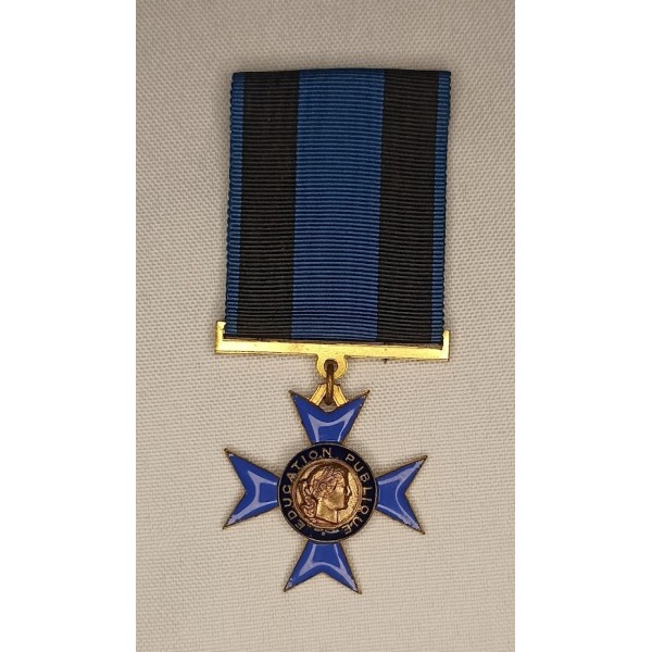 Médaille éducation publique...