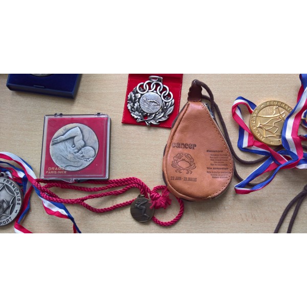 Lot médailles handisport natation années 70-80