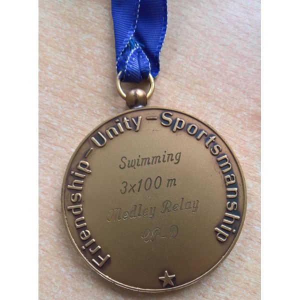 Lot médailles handisport natation années 70-80