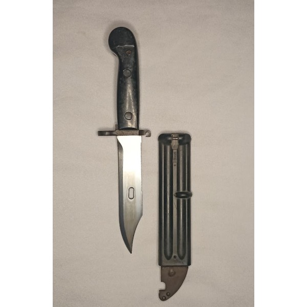 Baïonnette Kalachnikov AK47 URSS guerre froide