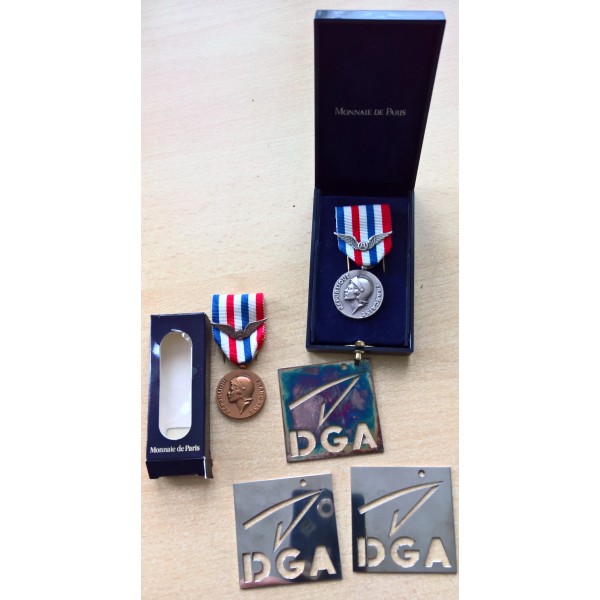 Lot médailles du travail...