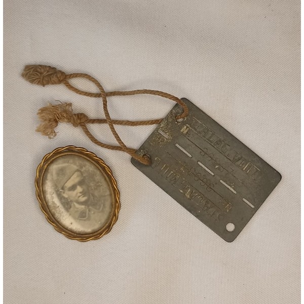 Plaque et photo prisonnier...