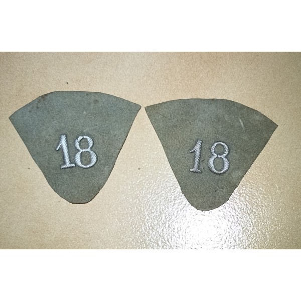 Pattes de col 18ème Section...