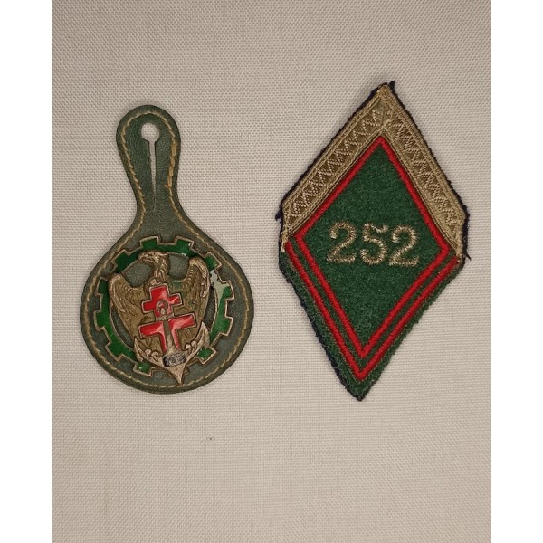 Insignes de la 252ème...