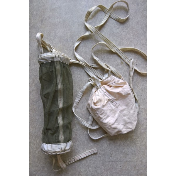 Extracteur de parachute...