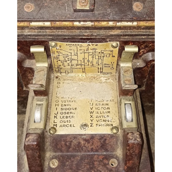 Téléphone de campagne AT2 Transmissions Armée Française 1945