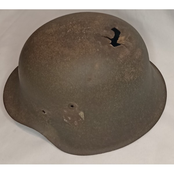Coque casque Allemand model 42 impacté WW2