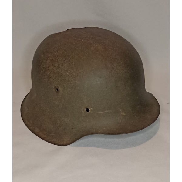Coque casque Allemand model 42 impacté WW2