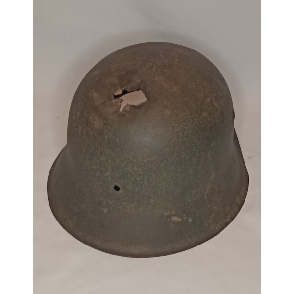 Coque casque Allemand model 42 impacté WW2