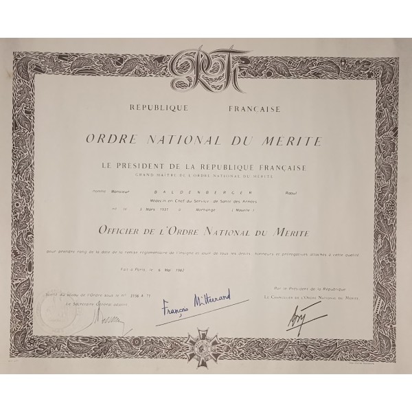 Diplômes Ordres et décorations Médecin Colonial en Chef