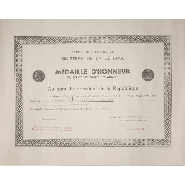 Diplômes Ordres et décorations Médecin Colonial en Chef