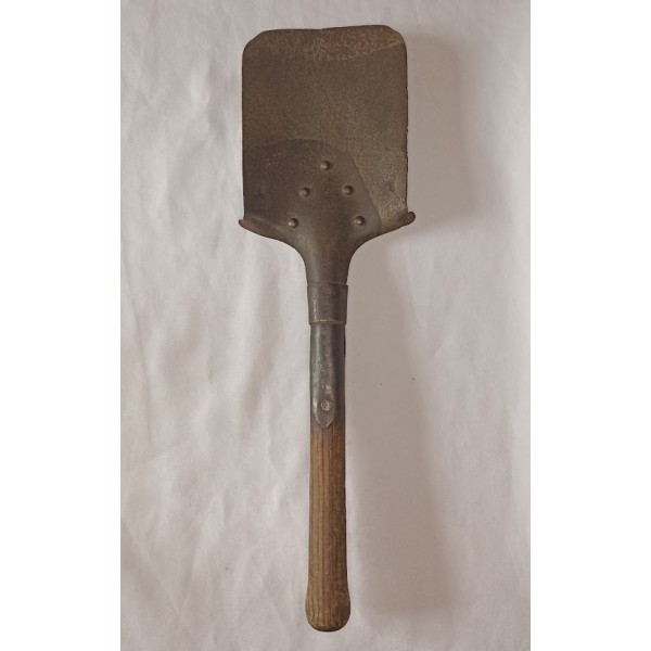 Pelle bêche poilu tranchées...