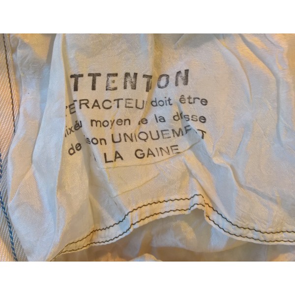 Parachute largage matériel Armée Française