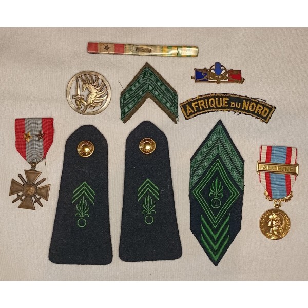 Souvenir képi insignes médailles Légion Para 1er REP Guerre Algérie
