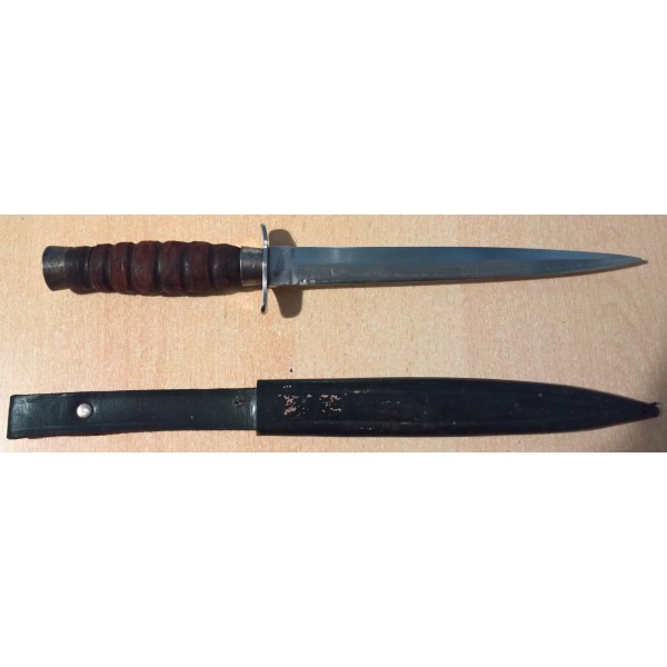 Poignard de combat guerre...