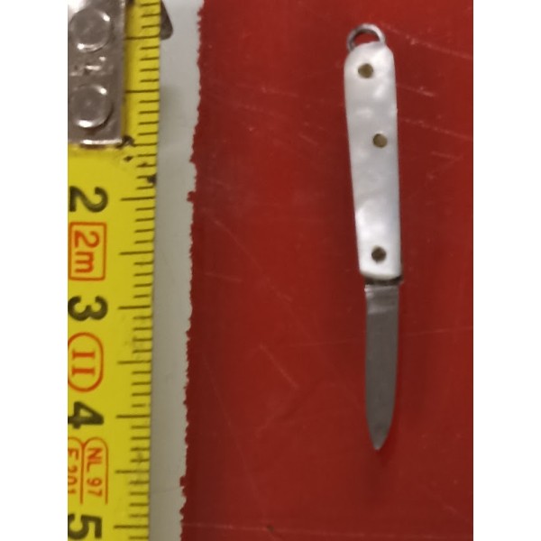 Ancien mini couteau type PRADEL nacre vintage