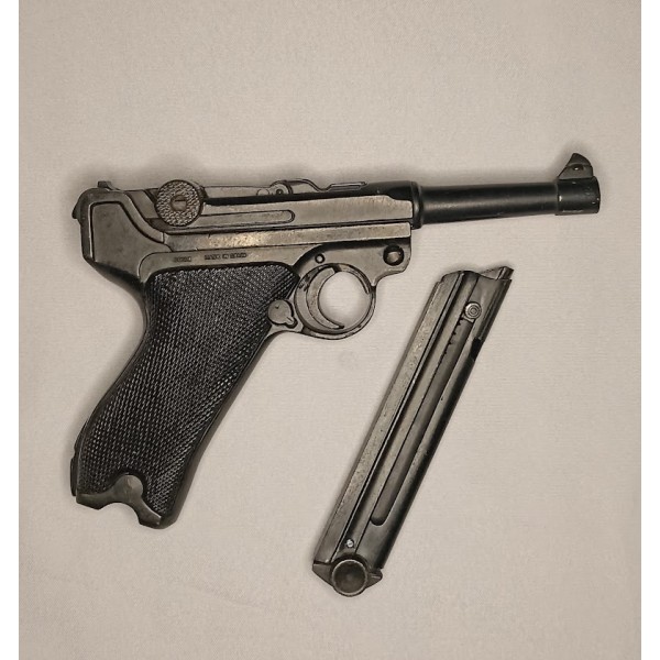 Pistolet Luger P08 Allemand WW2 quasi arme DENIX