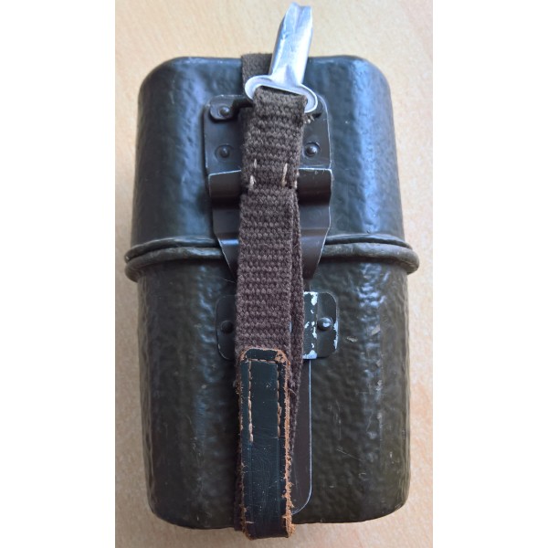 Gamelle, gourde Allemande...