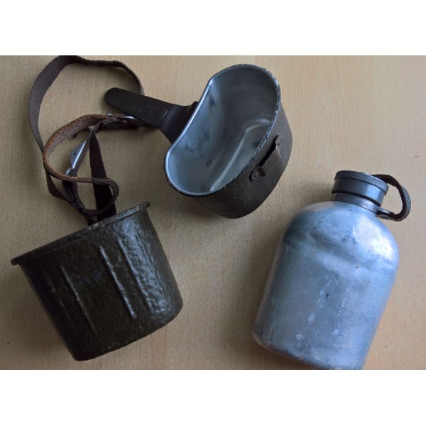 Gamelle, gourde Allemande années 60