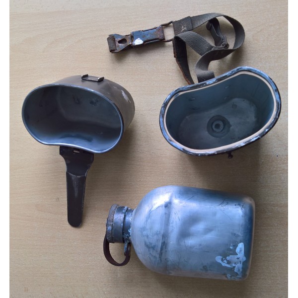 Gamelle, gourde Allemande années 70