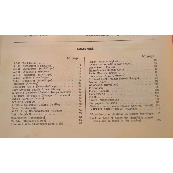 Livre , catalogue Référencement Insignes militaires