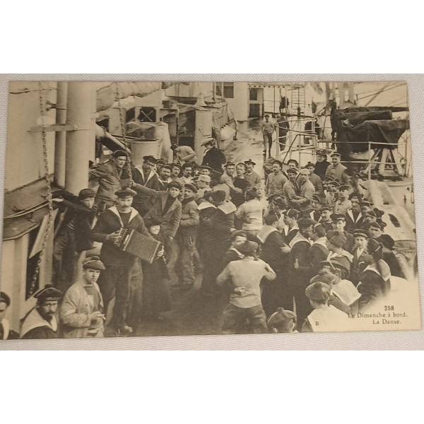 Carte postal soldat marin à...