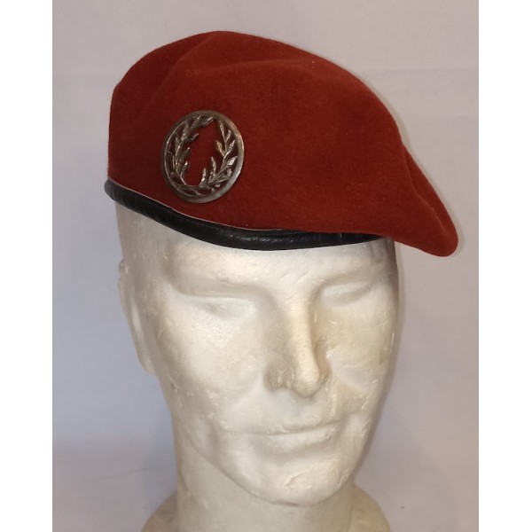 Béret parachutiste...