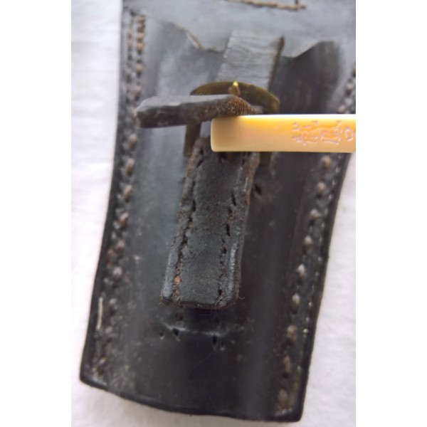 Gousset cuir, porte baïonnette mousqueton Berthier WW1 WW2