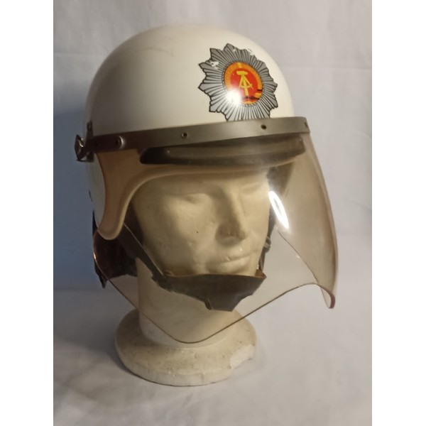 Casque maintien de l'ordre...