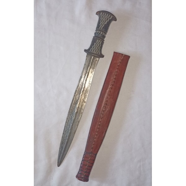 Ancienne dague tribal...