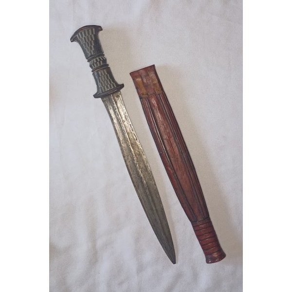 Ancienne dague tribal...